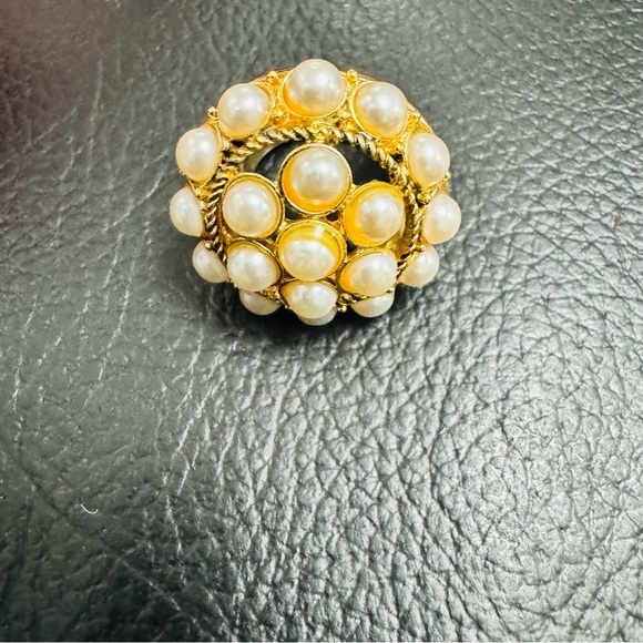 Custom jewelry lot Gold and Cream Textured Earrings - Picture 4 of 6